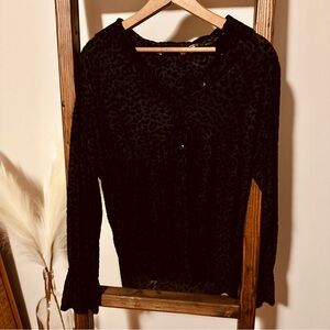 Black cheetah print top